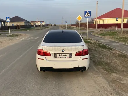 BMW 535 2011 года за 7 500 000 тг. в Атырау – фото 2