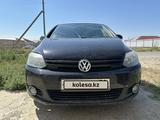 Volkswagen Golf 2013 годаүшін3 100 000 тг. в Атырау