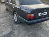 Mercedes-Benz E 200 1989 года за 1 150 000 тг. в Караганда – фото 4