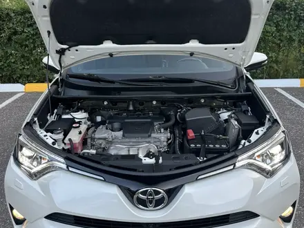 Toyota RAV4 2018 года за 14 600 000 тг. в Астана – фото 38