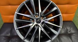 Запаска один Диск R-18*5*114.3 Toyota Camry цвет серебро в наличии Astana за 90 000 тг. в Астана