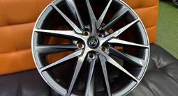Запаска один Диск R-18*5*114.3 Toyota Camry цвет серебро в наличии Astana за 90 000 тг. в Астана – фото 2