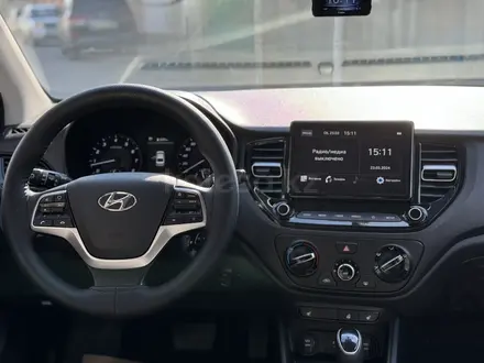 Hyundai Accent 2021 года за 8 300 000 тг. в Тараз – фото 2