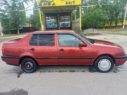 Volkswagen Vento 1994 года за 1 300 000 тг. в Шымкент