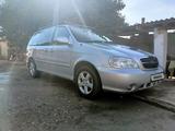 Kia Carnival 2002 года за 3 000 000 тг. в Арысь