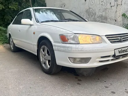 Toyota Camry 1999 года за 3 800 000 тг. в Шымкент – фото 3