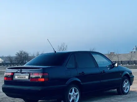 Volkswagen Passat 1995 года за 1 650 000 тг. в Семей – фото 10
