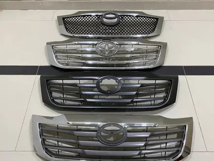 Решетка радиатора Toyota Hilux за 1 000 тг. в Астана
