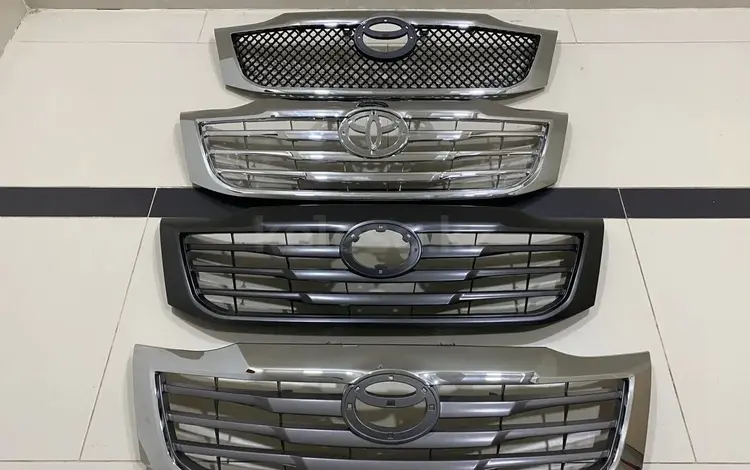 Решетка радиатора Toyota Hilux за 1 000 тг. в Астана