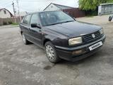 Volkswagen Vento 1992 года за 850 000 тг. в Темиртау – фото 2