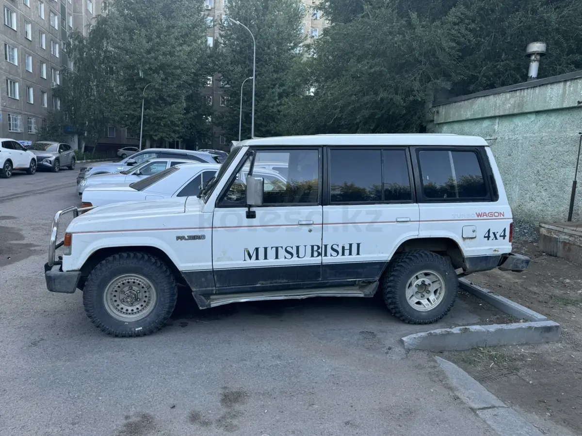 Mitsubishi Pajero, 1990