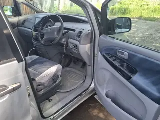 Toyota Estima, 2001