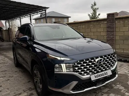 Hyundai Santa Fe 2022 года за 12 600 000 тг. в Астана
