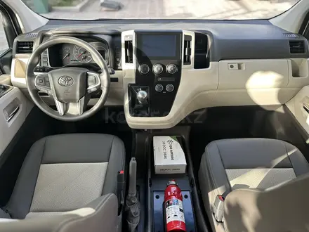 Toyota Hiace 2024 года за 28 800 000 тг. в Актау – фото 9