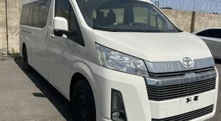 Toyota Hiace 2024 года за 28 800 000 тг. в Актау