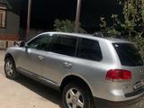 Volkswagen Touareg 2004 года за 3 300 000 тг. в Шымкент