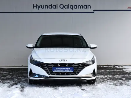 Hyundai Elantra 2022 года за 9 790 000 тг. в Алматы – фото 2