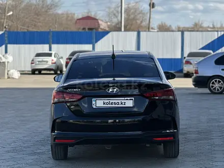 Hyundai Accent 2021 года за 6 800 000 тг. в Уральск – фото 5