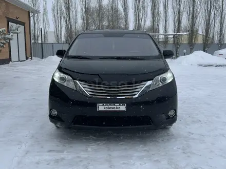 Toyota Sienna 2013 года за 8 500 000 тг. в Актобе – фото 2