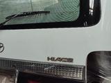 Крышка багажника Toyota Hiace рестайлинг за 140 000 тг. в Алматы – фото 4