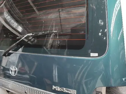 Крышка багажника Toyota Hiace рестайлинг за 140 000 тг. в Алматы – фото 8