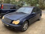 Mercedes-Benz C 240 2001 годаүшін2 800 000 тг. в Актау – фото 3