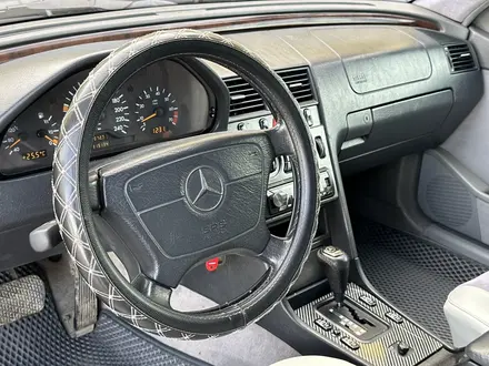 Mercedes-Benz C 180 1996 года за 2 650 000 тг. в Актобе – фото 13