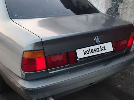 BMW 520 1991 года за 2 500 000 тг. в Алтай – фото 2