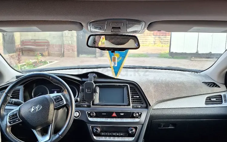 Hyundai Sonata 2019 года за 7 900 000 тг. в Астана