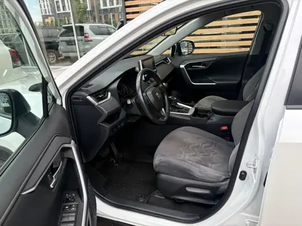 Toyota RAV4 2019 года за 12 750 000 тг. в Астана – фото 12