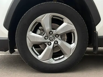 Toyota RAV4 2019 года за 12 750 000 тг. в Астана – фото 16