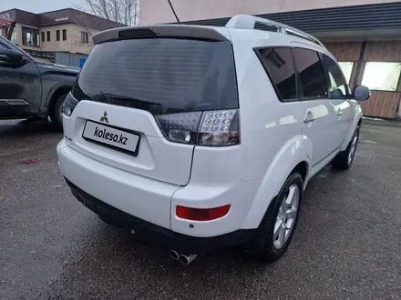 Mitsubishi Outlander 2008 года за 7 350 000 тг. в Алматы – фото 2