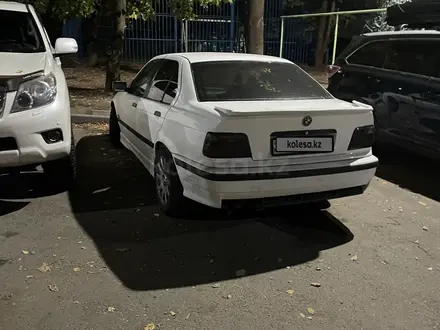 BMW 328 1991 года за 1 700 000 тг. в Алматы – фото 3