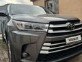 Toyota Highlander 2018 года за 10 500 000 тг. в Уральск