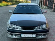 Toyota Avensis, 1999