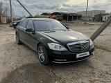 Mercedes-Benz S 500 2011 года за 10 000 000 тг. в Астана – фото 2