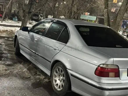 BMW 528 1997 года за 3 500 000 тг. в Алматы