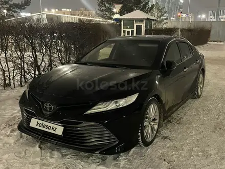 Toyota Camry 2019 года за 13 418 000 тг. в Астана – фото 2