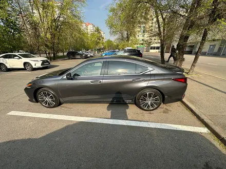Lexus ES 250 2021 года за 22 500 000 тг. в Алматы – фото 5