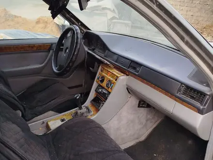 Mercedes-Benz E 230 1992 года за 780 000 тг. в Шымкент – фото 4