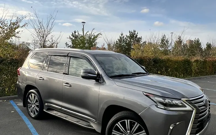 Lexus LX 570 2017 года за 35 000 000 тг. в Астана