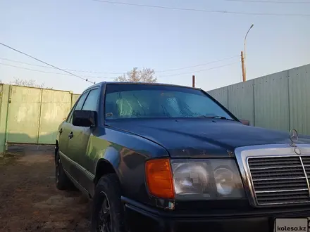 Mercedes-Benz E 230 1989 года за 1 600 000 тг. в Караганда