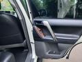 Toyota Land Cruiser Prado 2012 года за 14 250 000 тг. в Алматы – фото 21