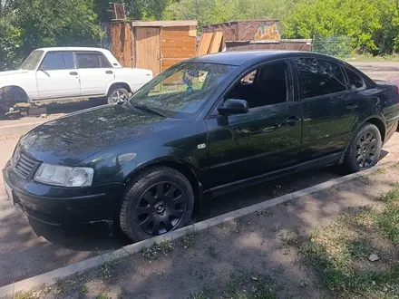 Volkswagen Passat 1997 года за 1 800 000 тг. в Караганда – фото 2