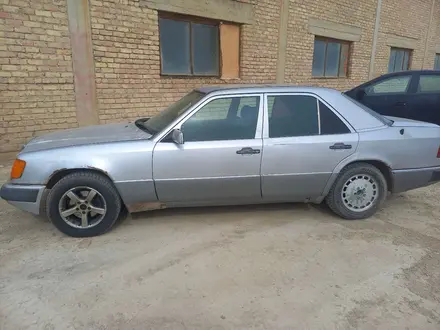 Mercedes-Benz E 230 1991 года за 800 000 тг. в Кызылорда – фото 2