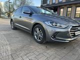 Hyundai Elantra 2017 годаfor7 100 000 тг. в Актобе – фото 2