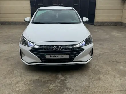 Hyundai Elantra 2019 года за 7 800 000 тг. в Шымкент