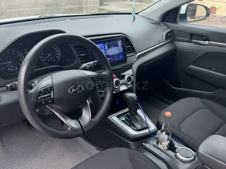 Hyundai Elantra 2019 года за 7 800 000 тг. в Шымкент – фото 6