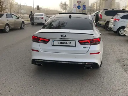 Kia Optima 2018 года за 10 000 000 тг. в Атырау – фото 6