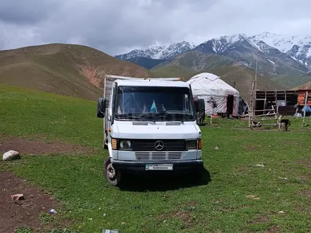 Mercedes-Benz  410D 1992 года за 3 000 000 тг. в Жаркент – фото 2